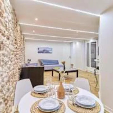 Superb Arc De Triomphe Trocadero Apartment *