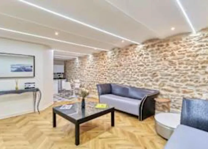 Апартаменты Superb Arc De Triomphe Trocadero Париж