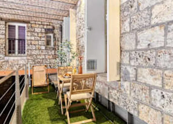 Апартаменты Superb Arc De Triomphe Trocadero